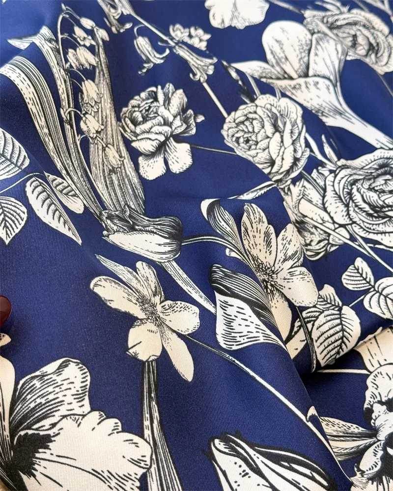 90*90cm Luxury Square Silk Scarf For Women Fashion Print Shawl Warps Elegant Neckerchief Bandanas Hijab Soft Stain Ladies Scarf