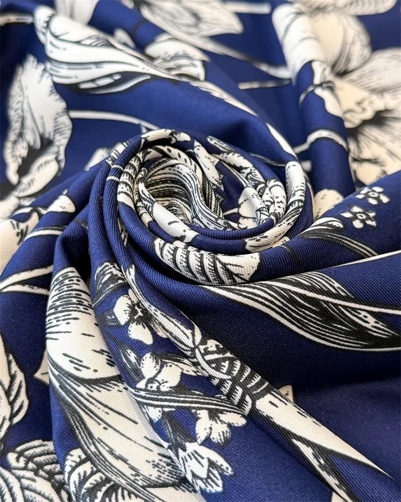 90*90cm Luxury Square Silk Scarf For Women Fashion Print Shawl Warps Elegant Neckerchief Bandanas Hijab Soft Stain Ladies Scarf