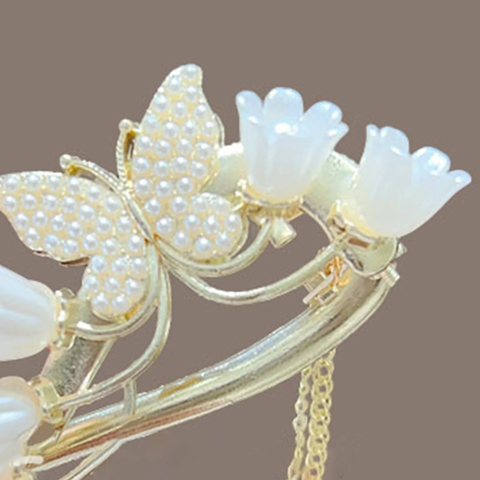 Duckbill Hair Clip Exquisite Butterfly Back Lightweight Durable Styling Accessory for Travel Dates Daily Wear Women