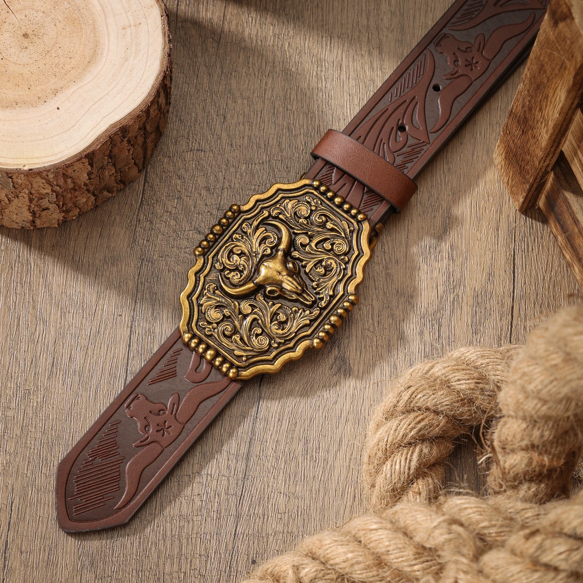 A PU Belt Suitable for Both Men and Women, Combining the Style of Western Denim and Retro, Is Perfect for Daily Casual Outings