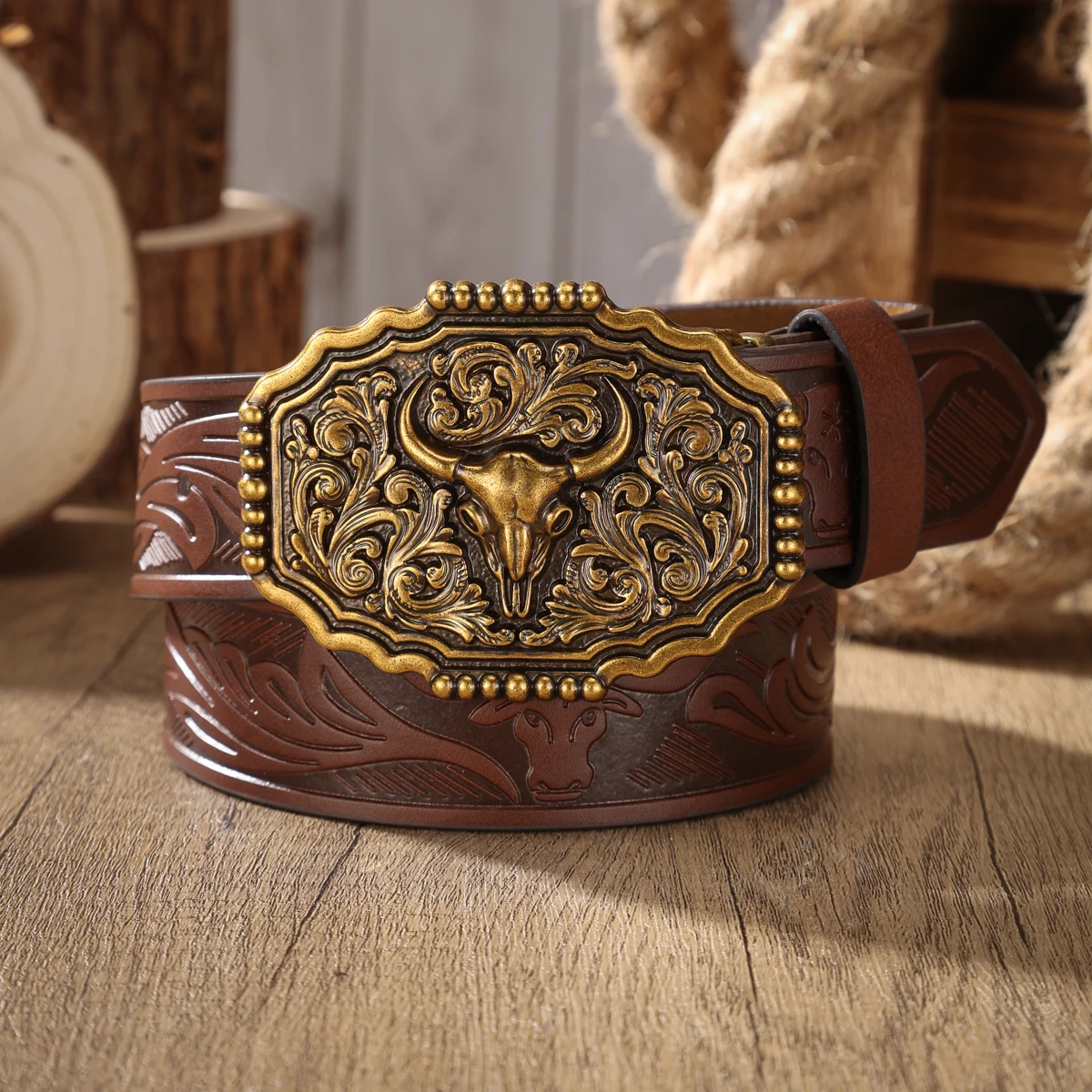 A PU Belt Suitable for Both Men and Women, Combining the Style of Western Denim and Retro, Is Perfect for Daily Casual Outings