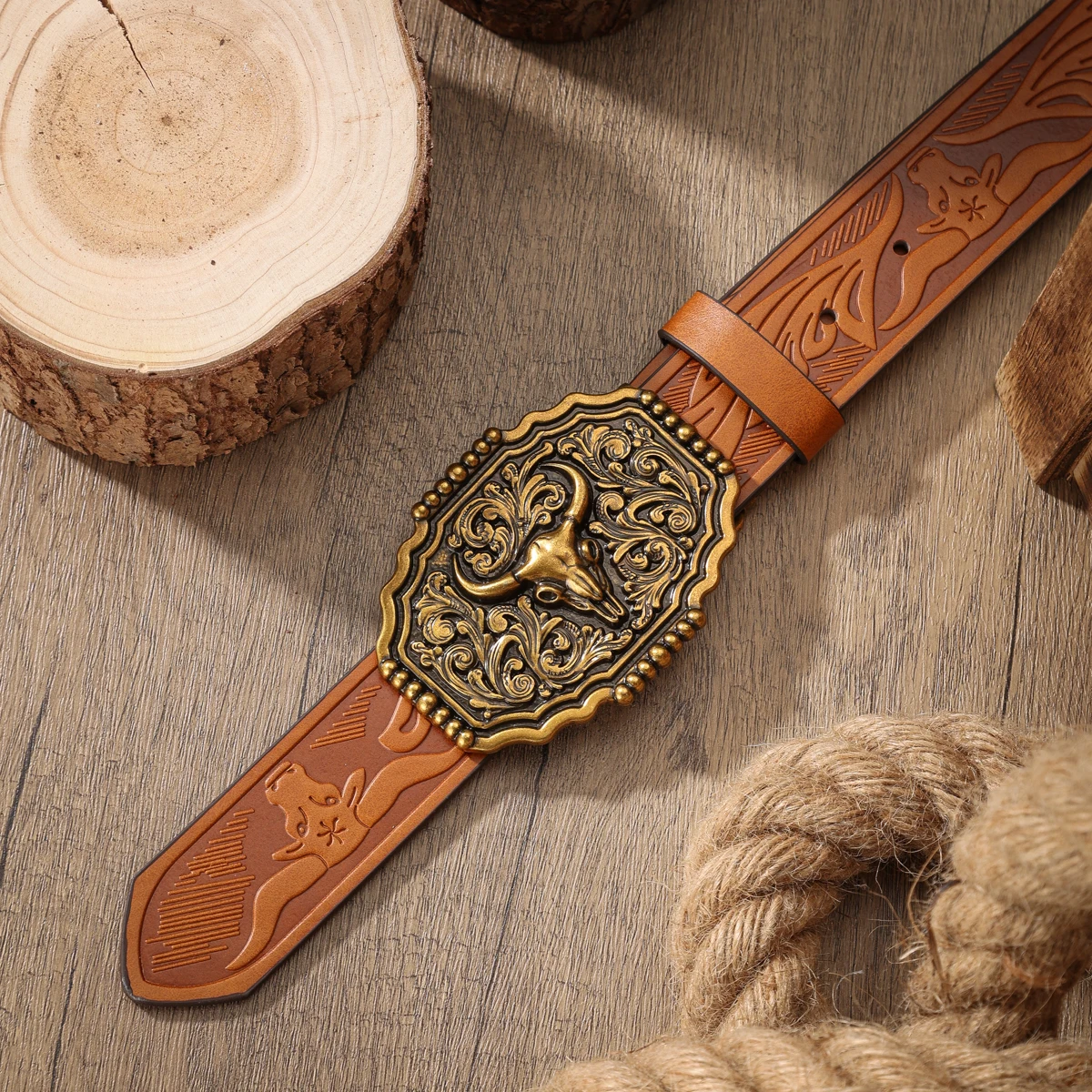A PU Belt Suitable for Both Men and Women, Combining the Style of Western Denim and Retro, Is Perfect for Daily Casual Outings