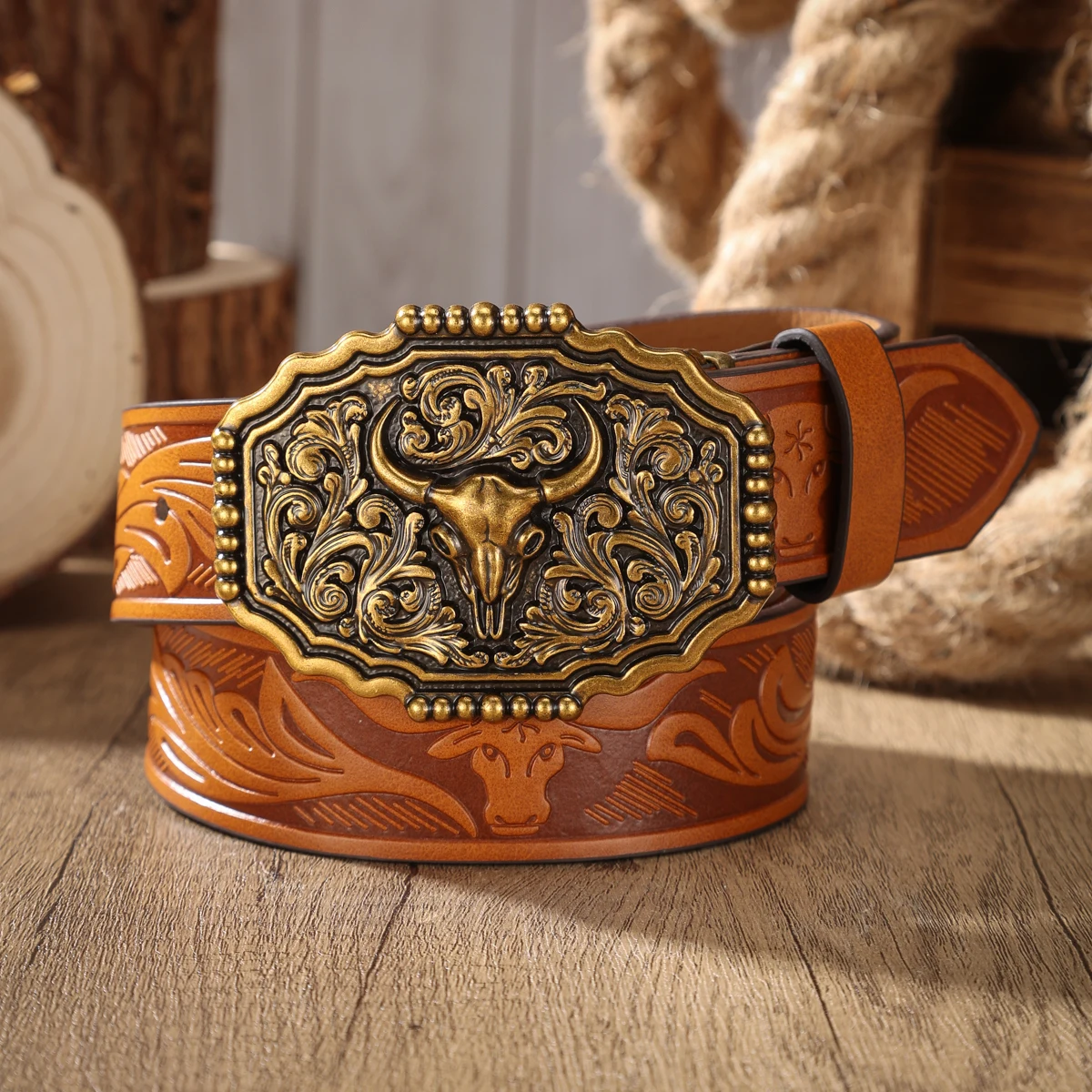 A PU Belt Suitable for Both Men and Women, Combining the Style of Western Denim and Retro, Is Perfect for Daily Casual Outings