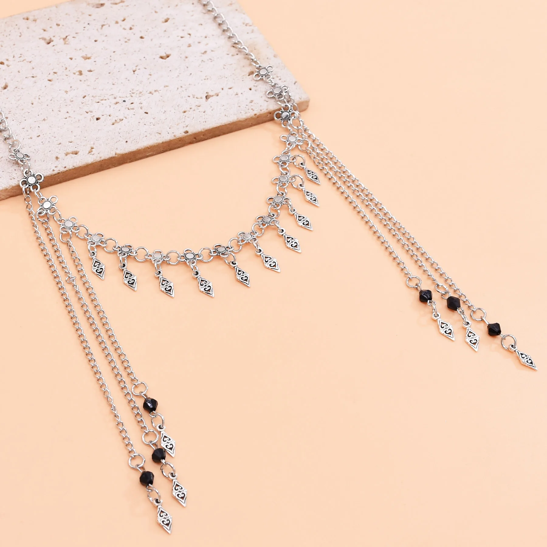 Retro Silvery Alloy Hollow Moon Pendant Forehead Headpiece for Women Boho Ethnic Indian Kurdish Gypsy Hair Accessories Jewelry