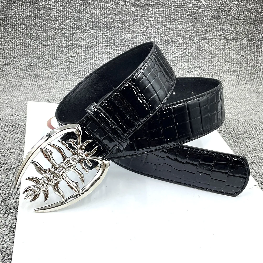 2026~Y2K Punk Style Women's Belt Bestseller -3.8cm Wide Luxury Rivet Belt, High Quality