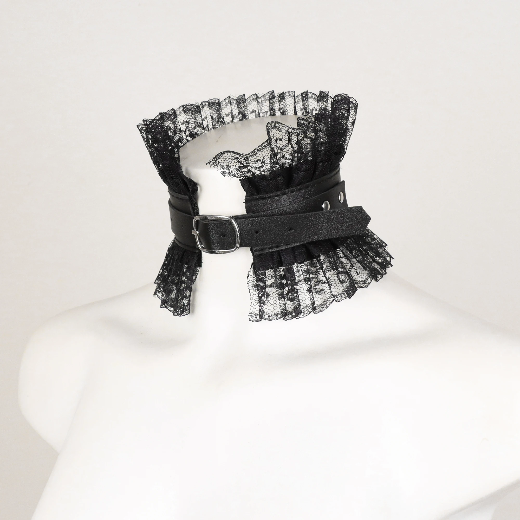 Women Vintage Fake Collar Gothic Black Faux Leather Ruffled Floral Lace Choker Necklace Victorian Lolita Neck Ruff