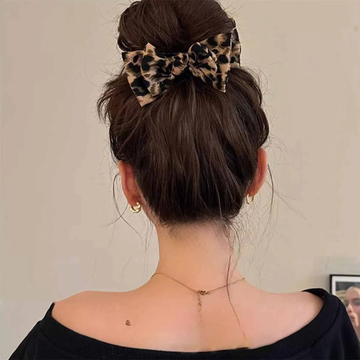 1pc Vintage Leopard Print Bow Premium Hair Grab Hair Accessory is suitable for women to wear