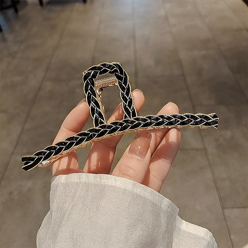 1pc Metal hair clip, large Korean headwear, elegant temperament hair clip, shark clip, hair clip at the back of the head