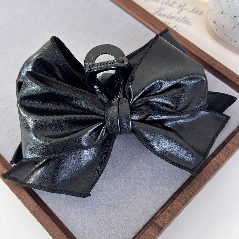 Vintage PU Bow Hair Claw Clips for Women Elegant Bowknot Hairpins Barrettes Hair Accessories Large Size Ponytail Hair Clips Crab