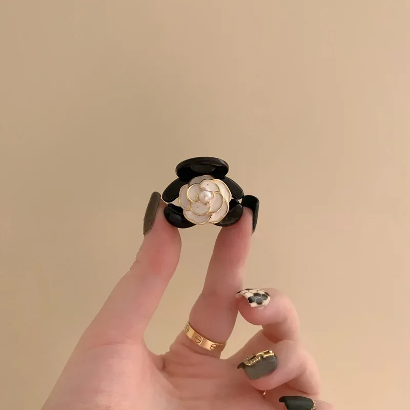 New Elegant Temperament Camellia Hair Clip Vintage French Black Hair Claw Princess Side Clip Women Girls Bangs Clip Hairpin