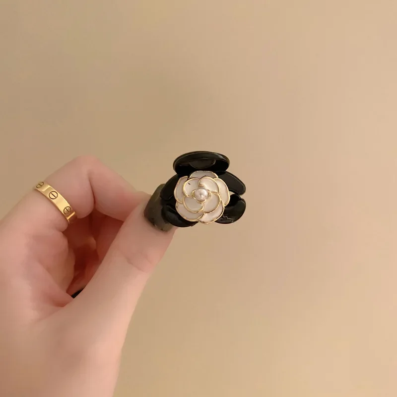 New Elegant Temperament Camellia Hair Clip Vintage French Black Hair Claw Princess Side Clip Women Girls Bangs Clip Hairpin