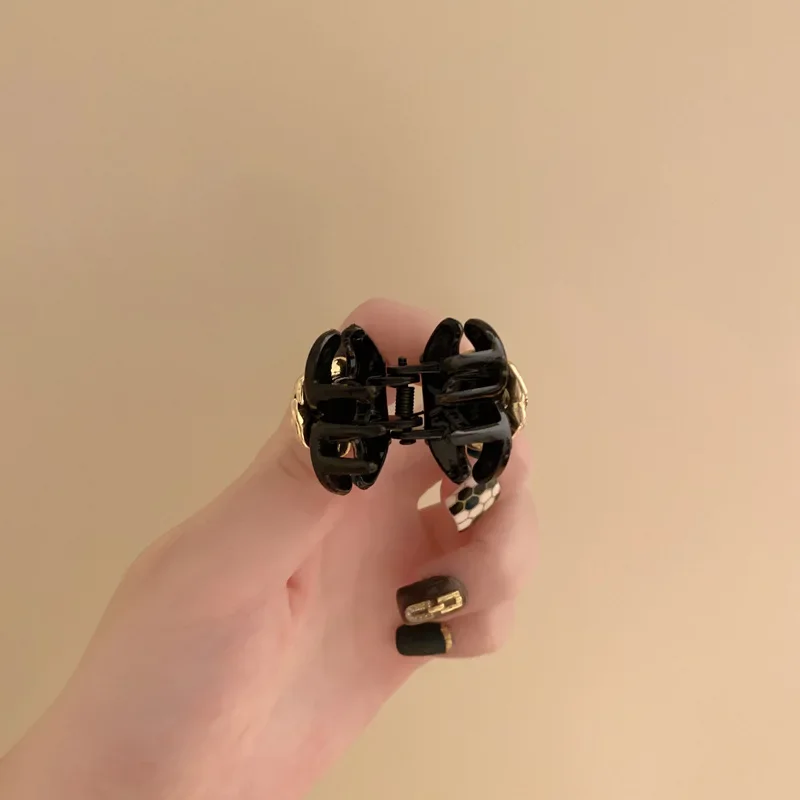New Elegant Temperament Camellia Hair Clip Vintage French Black Hair Claw Princess Side Clip Women Girls Bangs Clip Hairpin