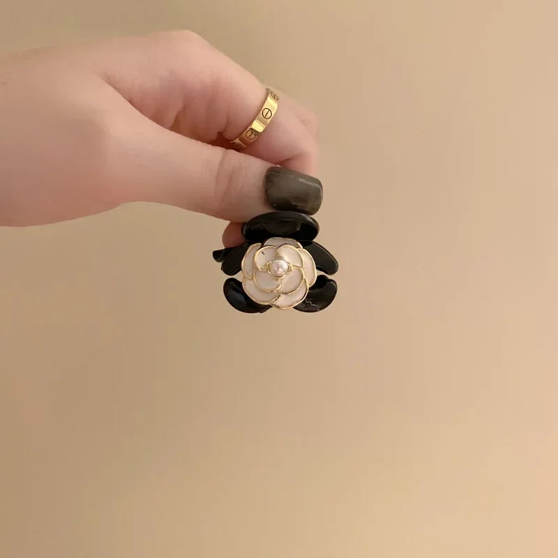 New Elegant Temperament Camellia Hair Clip Vintage French Black Hair Claw Princess Side Clip Women Girls Bangs Clip Hairpin