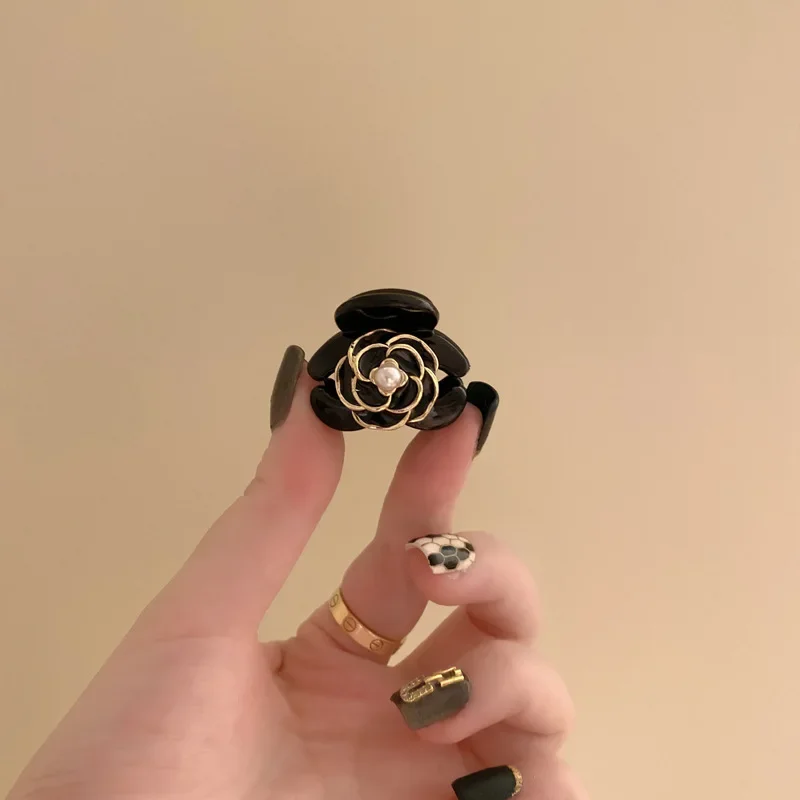 New Elegant Temperament Camellia Hair Clip Vintage French Black Hair Claw Princess Side Clip Women Girls Bangs Clip Hairpin
