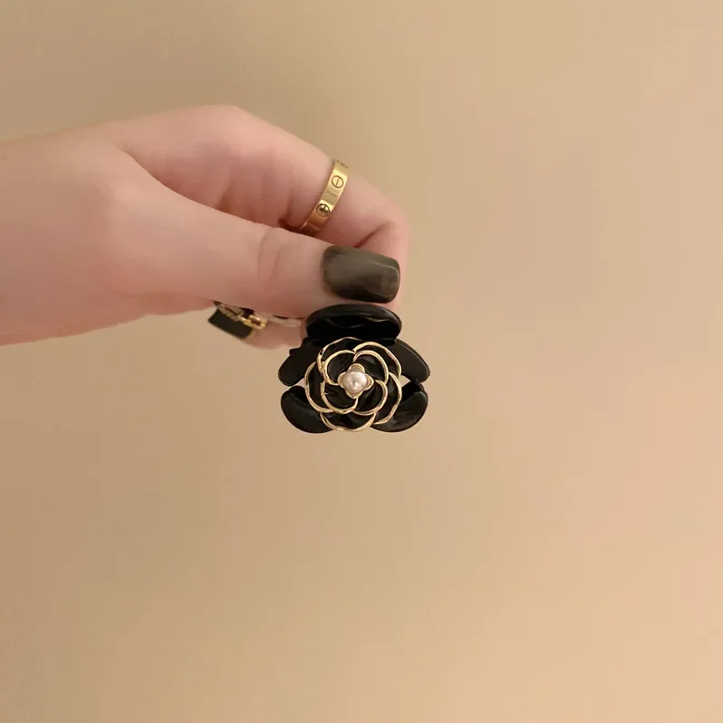 New Elegant Temperament Camellia Hair Clip Vintage French Black Hair Claw Princess Side Clip Women Girls Bangs Clip Hairpin