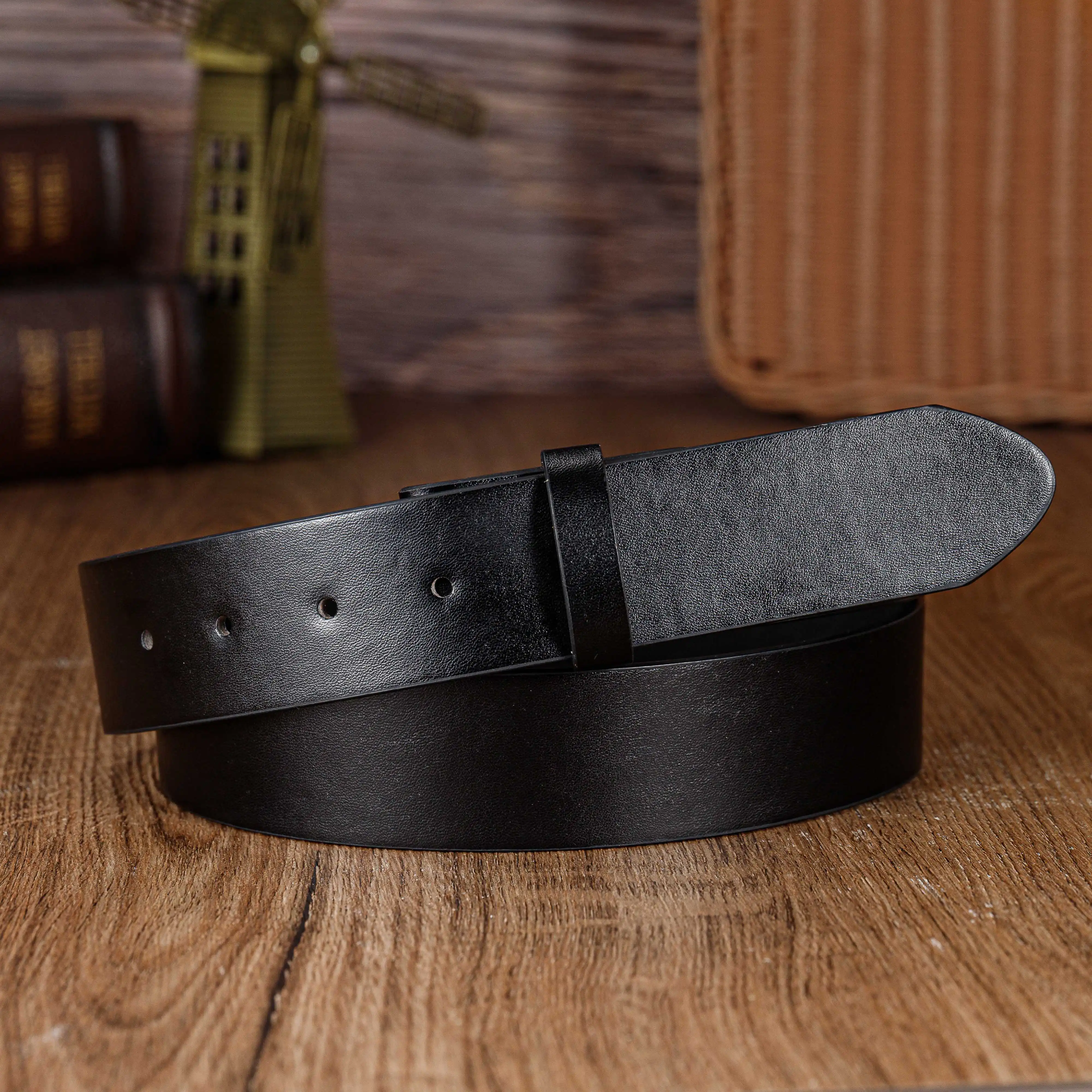 1.1 Inch The Pure PU Button Strap Strips Can Be Matched With Various Large Buttons