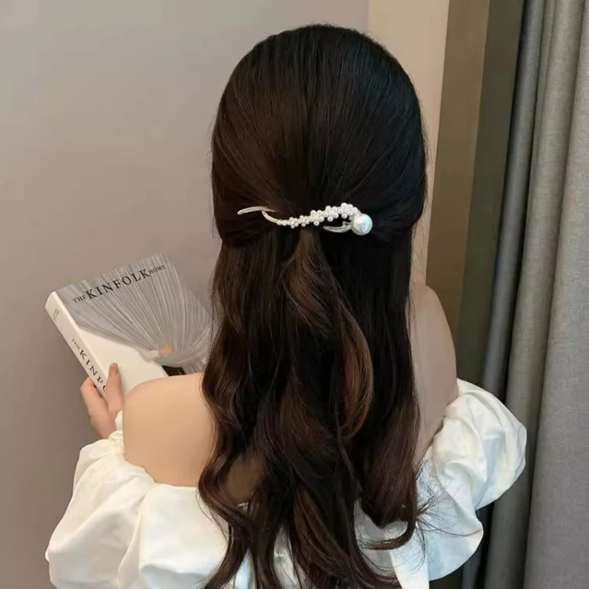 Elegant Glitter Pearl Hair Clip For Women Trendy Twisted Hair Clip Girls Fashion Daily Life Hair Accessory Jewelry Hair Pin