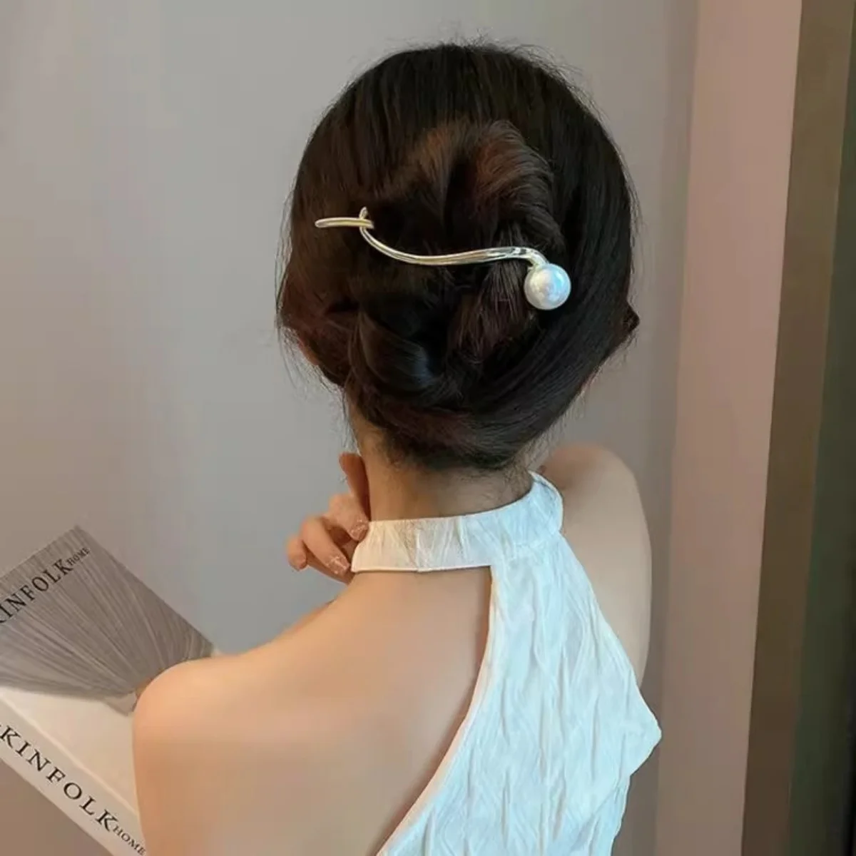 Elegant Glitter Pearl Hair Clip For Women Trendy Twisted Hair Clip Girls Fashion Daily Life Hair Accessory Jewelry Hair Pin