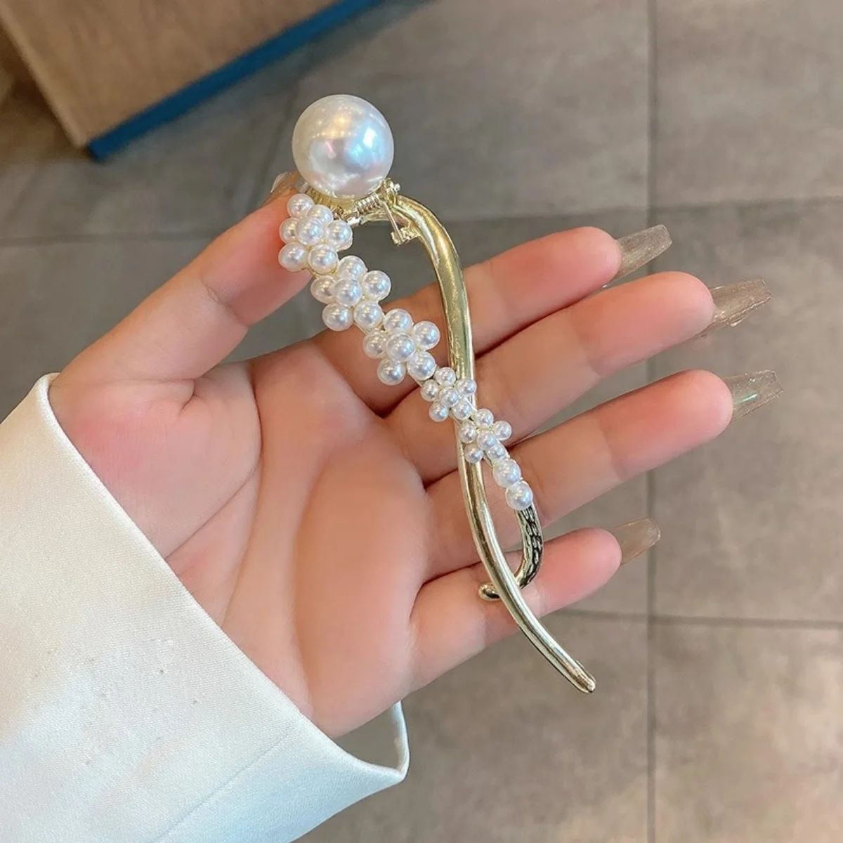 Elegant Glitter Pearl Hair Clip For Women Trendy Twisted Hair Clip Girls Fashion Daily Life Hair Accessory Jewelry Hair Pin