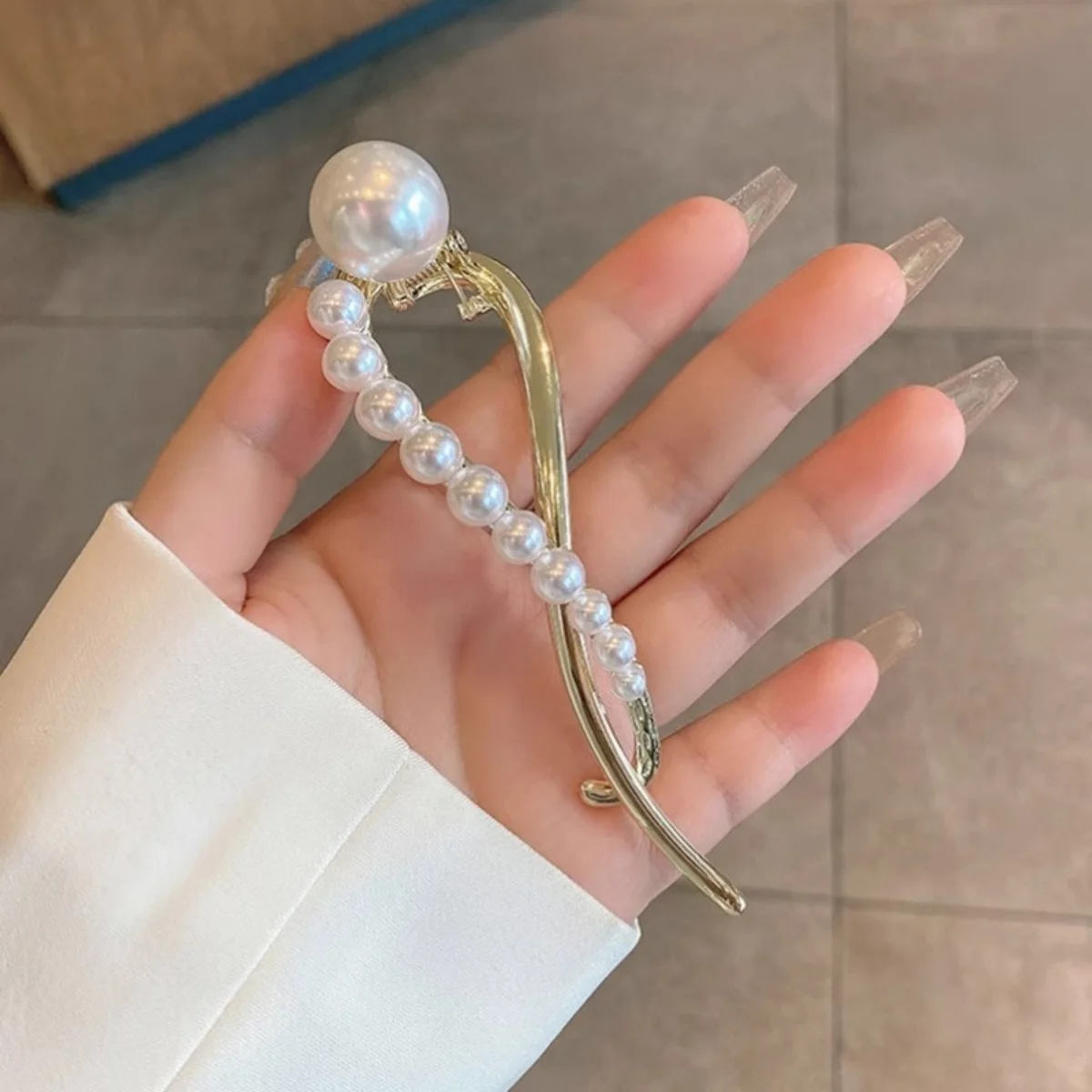 Elegant Glitter Pearl Hair Clip For Women Trendy Twisted Hair Clip Girls Fashion Daily Life Hair Accessory Jewelry Hair Pin