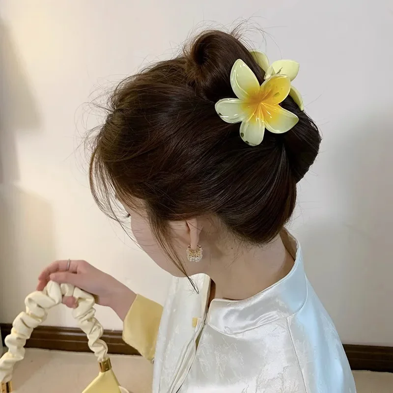 2025 New Hawaiian Gradient Hair Clips Women Flower Hair Claws Shark Hairpins Vacation Beach Style Hairpins Hair Accessories