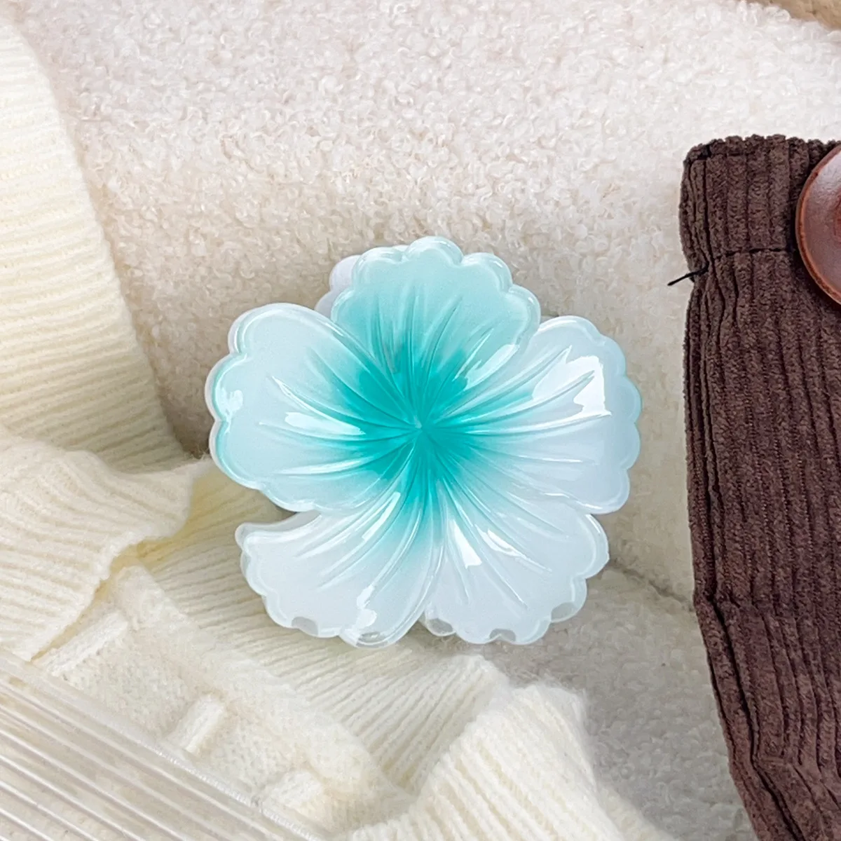 Hawaiian Gradient Hair Clips Flower Hair Claws Women Medium Size Fashion Headwear Hairpin Crab Barrette Hair Accessories