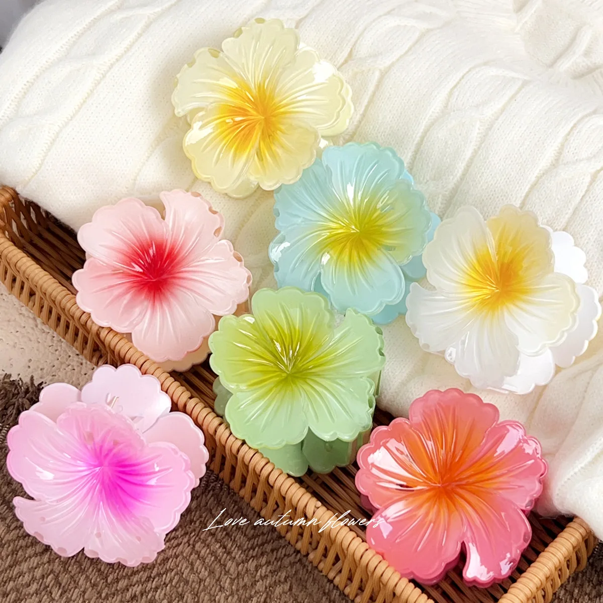 Hawaiian Gradient Hair Clips Flower Hair Claws Women Medium Size Fashion Headwear Hairpin Crab Barrette Hair Accessories