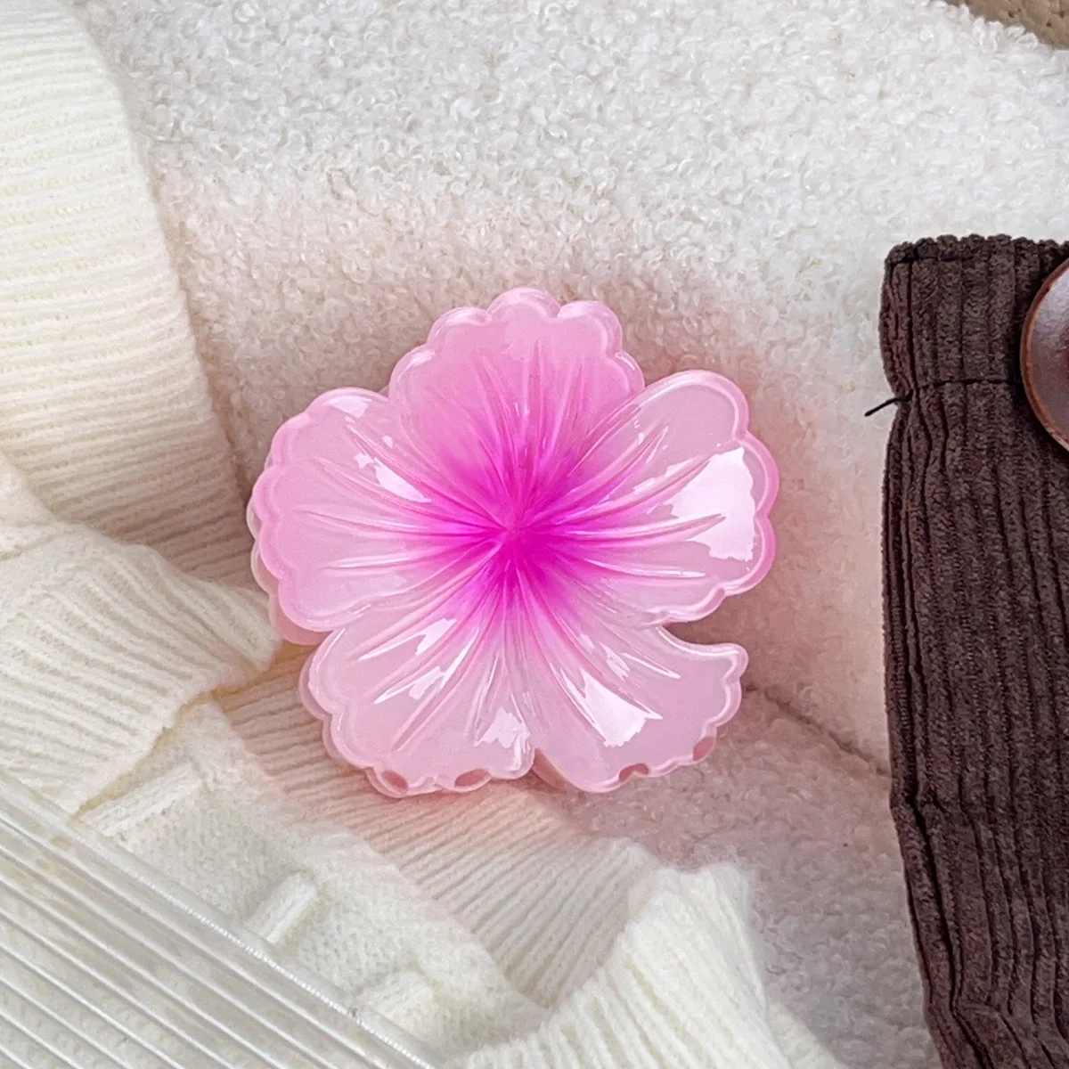 Hawaiian Gradient Hair Clips Flower Hair Claws Women Medium Size Fashion Headwear Hairpin Crab Barrette Hair Accessories