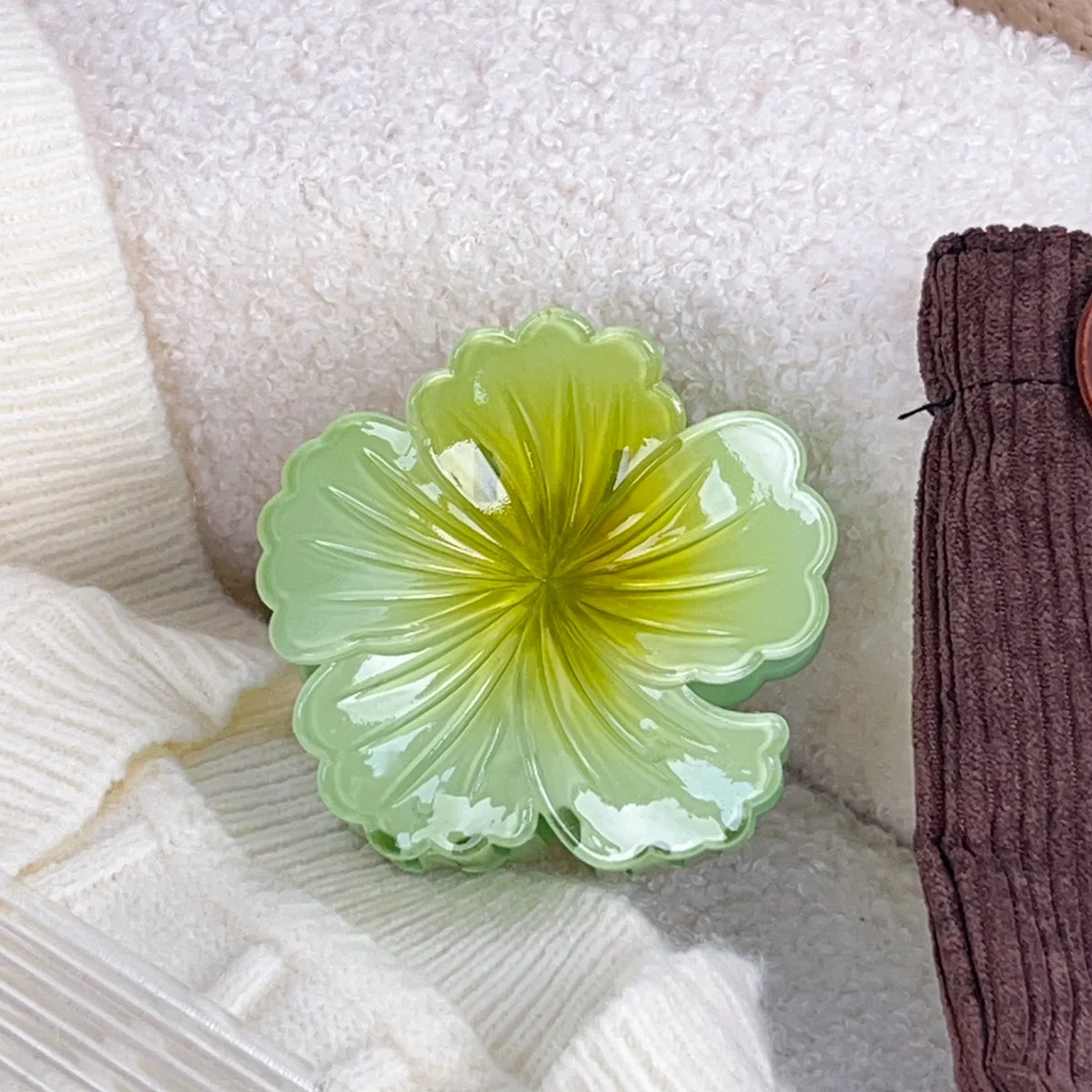 Hawaiian Gradient Hair Clips Flower Hair Claws Women Medium Size Fashion Headwear Hairpin Crab Barrette Hair Accessories