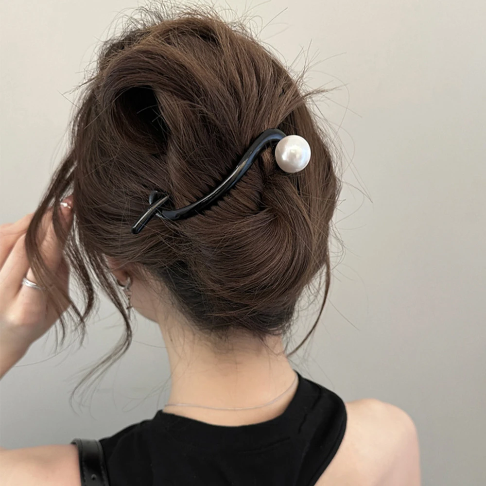 New Twist Hair Clip Barrettes Plastic Acrylic Bead Imitation Pearl Hairpin Twisted Design Women Hair Accessories Shark Hair Claw