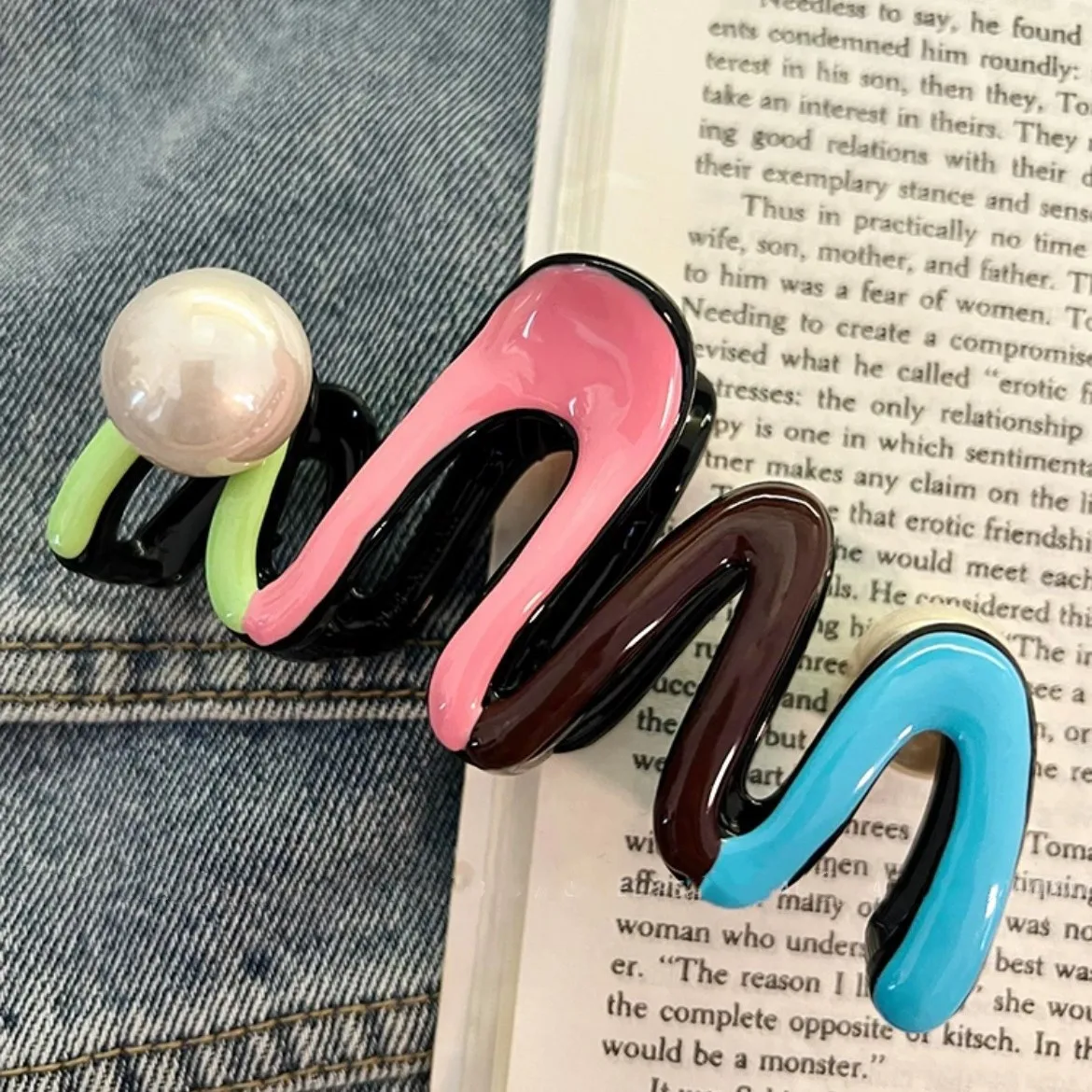 Japanese and Korean disc hair shark clip for Women, Non-Slip Kawaii Updo Claw Clip, Daily Party Gift Evening Wedding Trendy