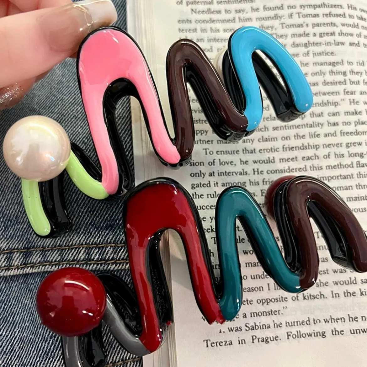 Japanese and Korean disc hair shark clip for Women, Non-Slip Kawaii Updo Claw Clip, Daily Party Gift Evening Wedding Trendy