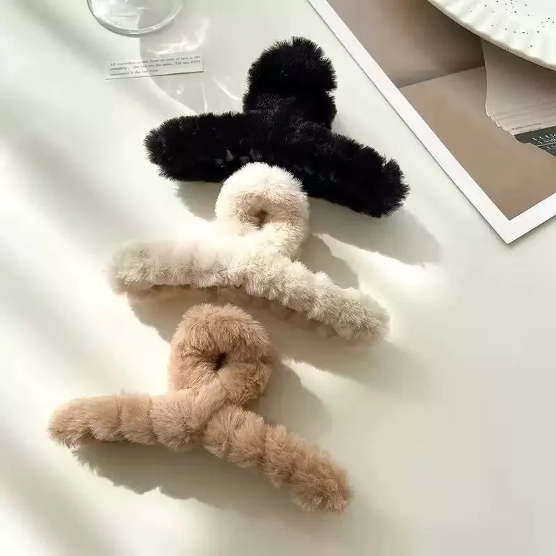 Autumn And Winter Plush Hair Clip: Shark Clip For Back Of Head Bun, High-End Furry Hair Accessories For Women