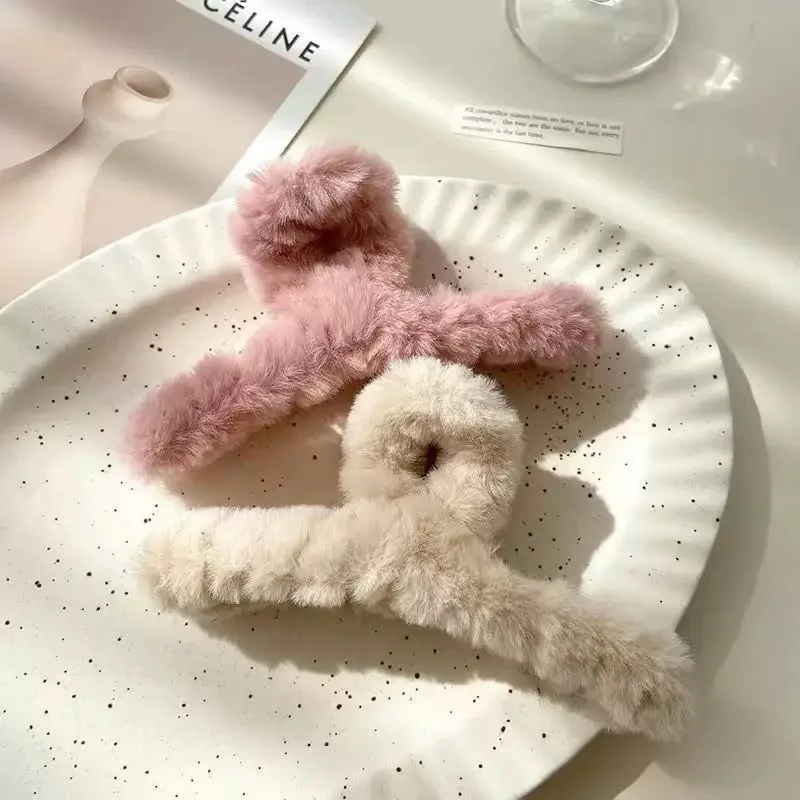Autumn And Winter Plush Hair Clip: Shark Clip For Back Of Head Bun, High-End Furry Hair Accessories For Women