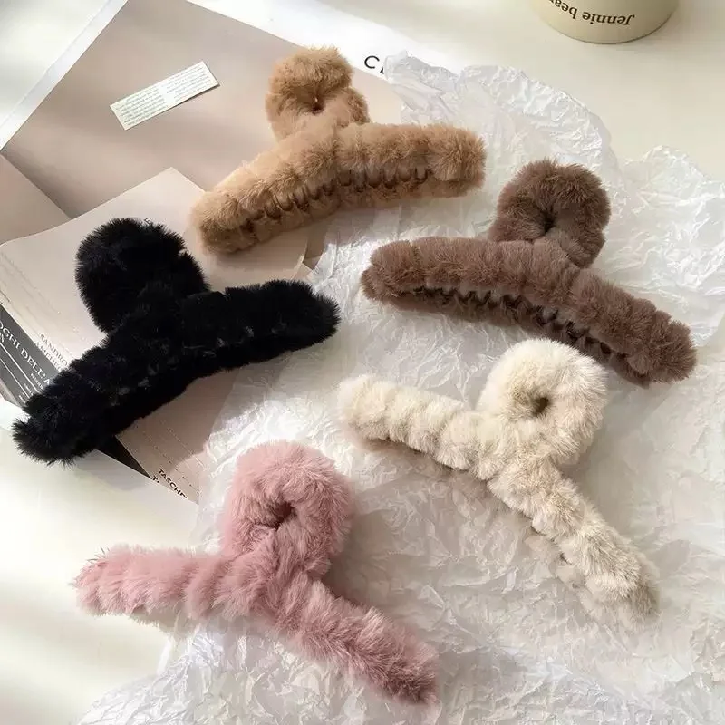 Autumn And Winter Plush Hair Clip: Shark Clip For Back Of Head Bun, High-End Furry Hair Accessories For Women