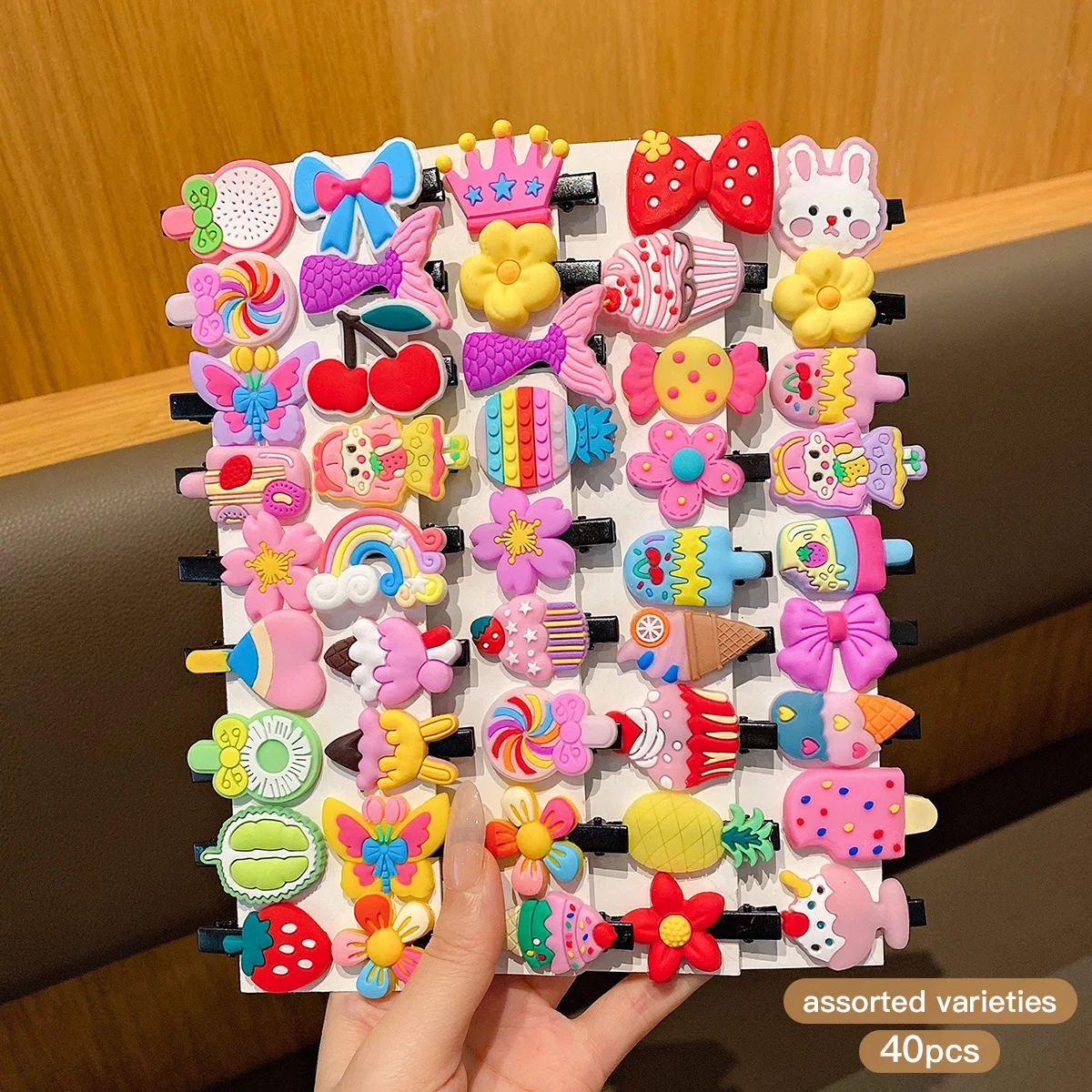 40 random cartoon cute hair clips with sweet and stylish hair accessories suitable for daily use