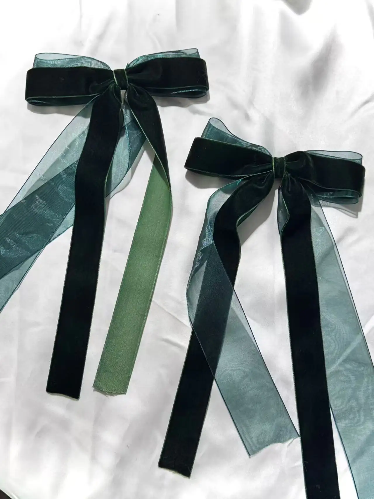 A Vintage and High-End French Hairpin with a Mesh Velvet Bow Ribbon