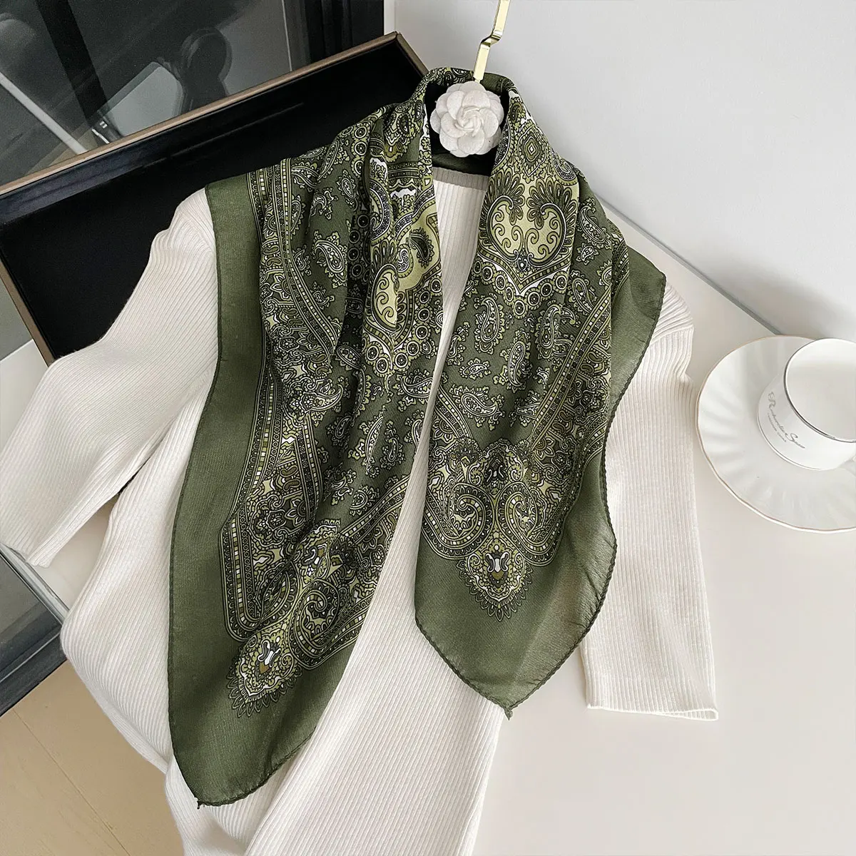 New Fashion 70X70cm Women's Scarf Paisley Print Scarf Cotton Texture Square Shawl Decorative Headband Neck Luxury Design Bandana