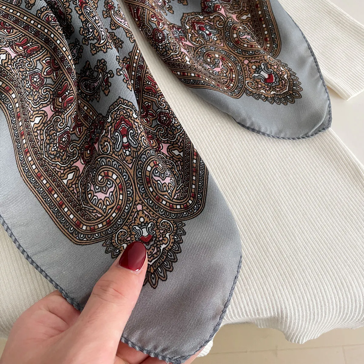 New Fashion 70X70cm Women's Scarf Paisley Print Scarf Cotton Texture Square Shawl Decorative Headband Neck Luxury Design Bandana