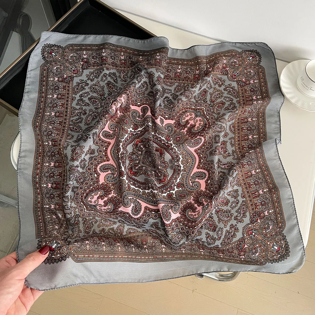 New Fashion 70X70cm Women's Scarf Paisley Print Scarf Cotton Texture Square Shawl Decorative Headband Neck Luxury Design Bandana