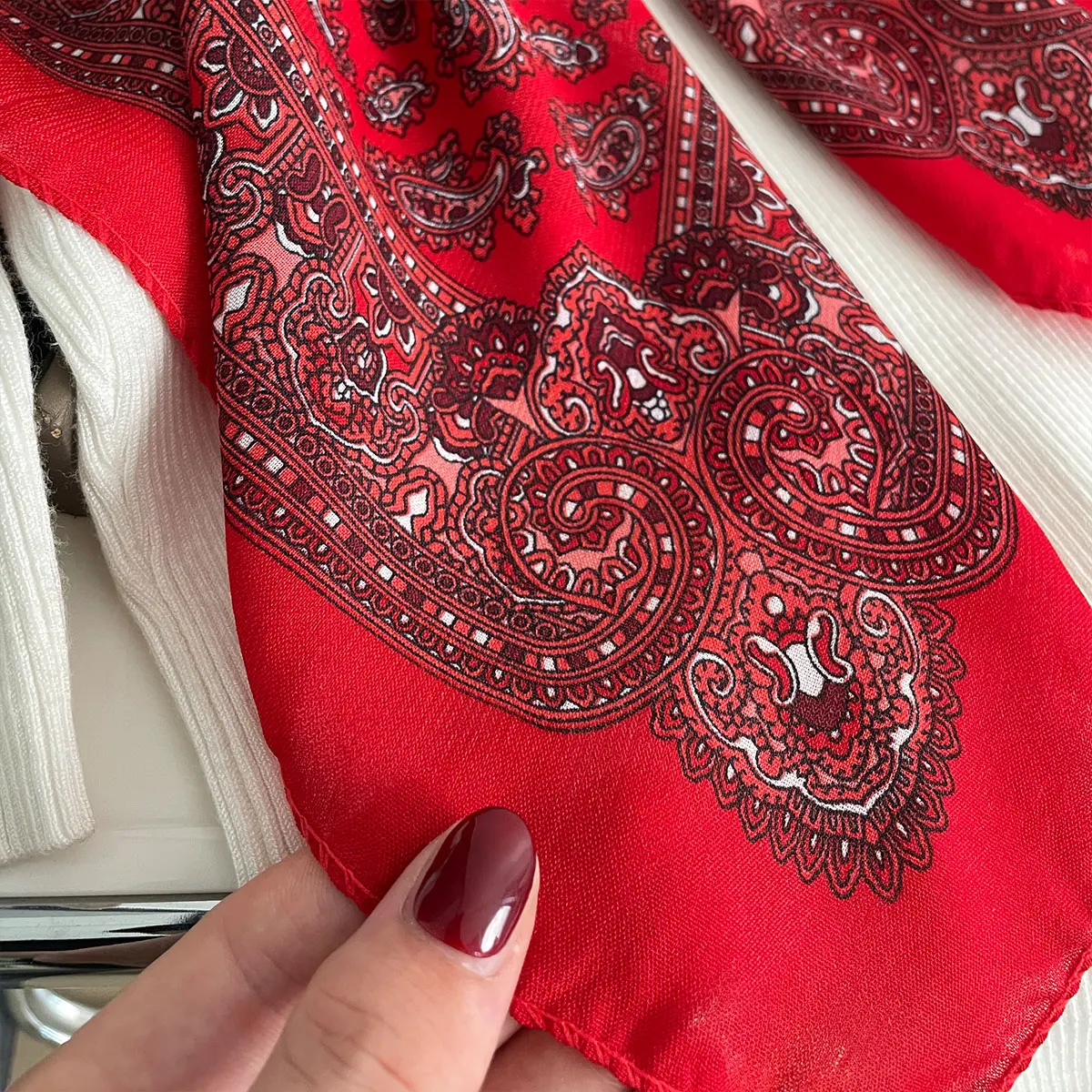 New Fashion 70X70cm Women's Scarf Paisley Print Scarf Cotton Texture Square Shawl Decorative Headband Neck Luxury Design Bandana