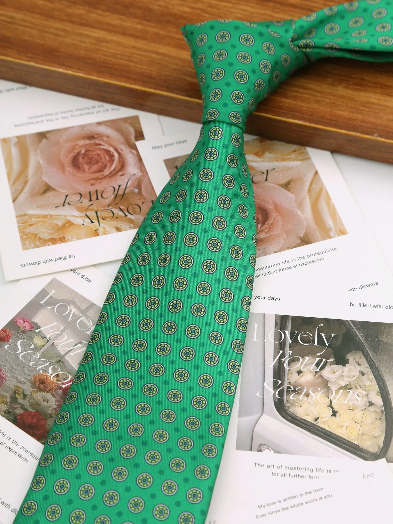 Vintage Ties Men's Fashion 8cm Graffiti Painting Floral Necktie For Men Wedding Business Soft Printing Tie Weding