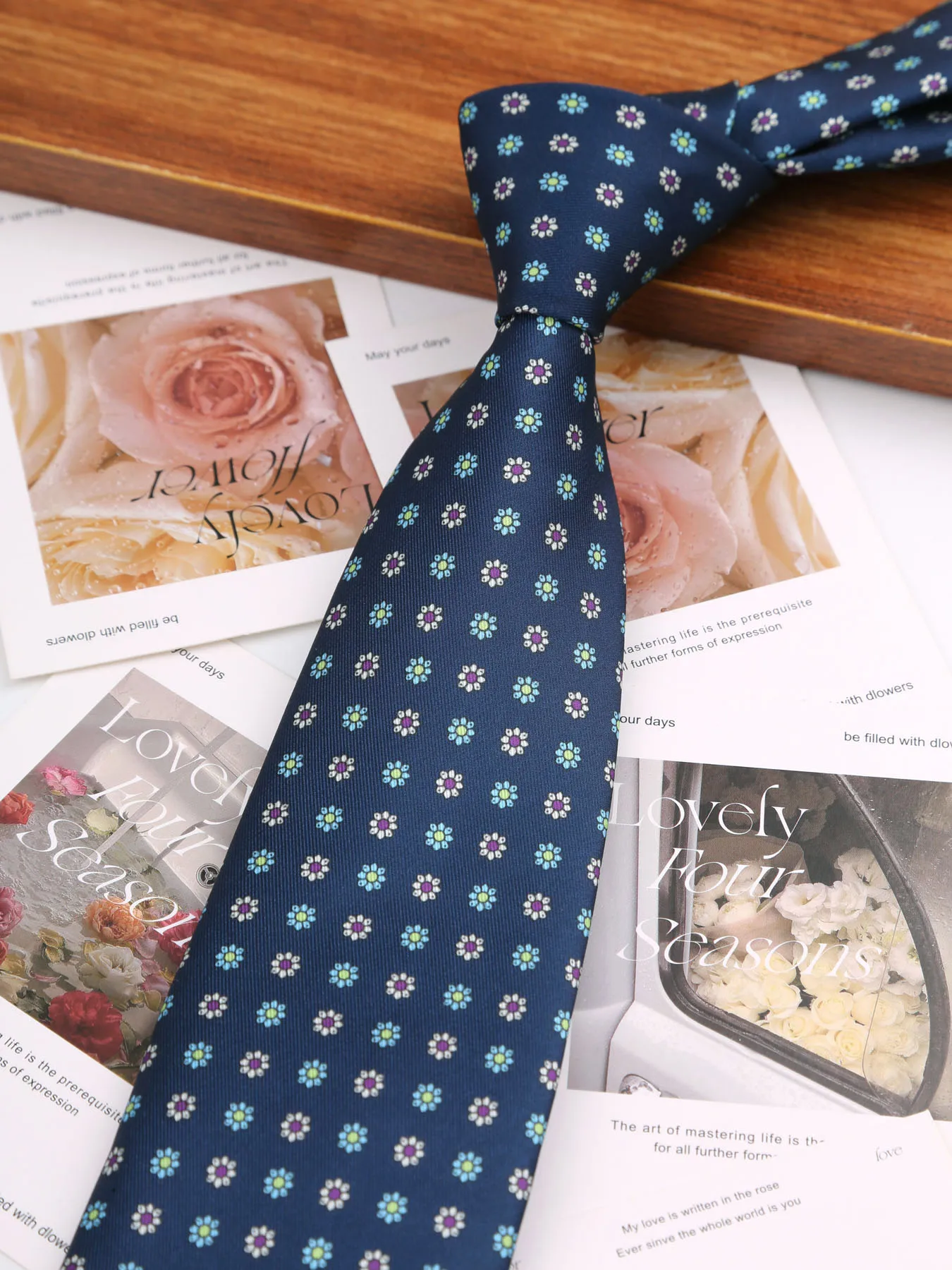 Vintage Ties Men's Fashion 8cm Graffiti Painting Floral Necktie For Men Wedding Business Soft Printing Tie Weding