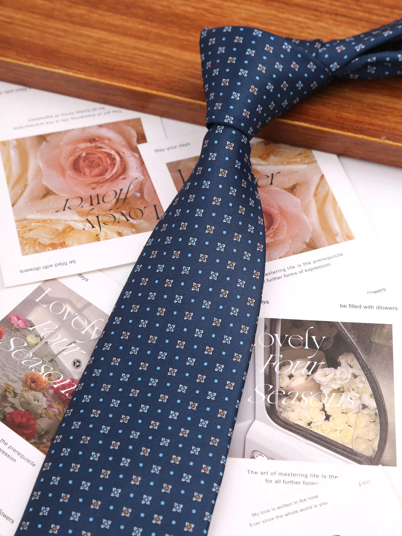 Vintage Ties Men's Fashion 8cm Graffiti Painting Floral Necktie For Men Wedding Business Soft Printing Tie Weding