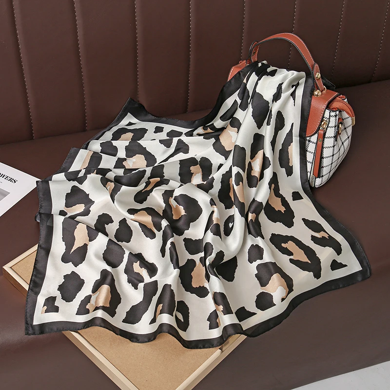 1pcs 70cm Retro Leopard Print Silk Scarf Women Imitation Silk Fashion Versatile Headwear Bag Accessories Bandana Square Scarf