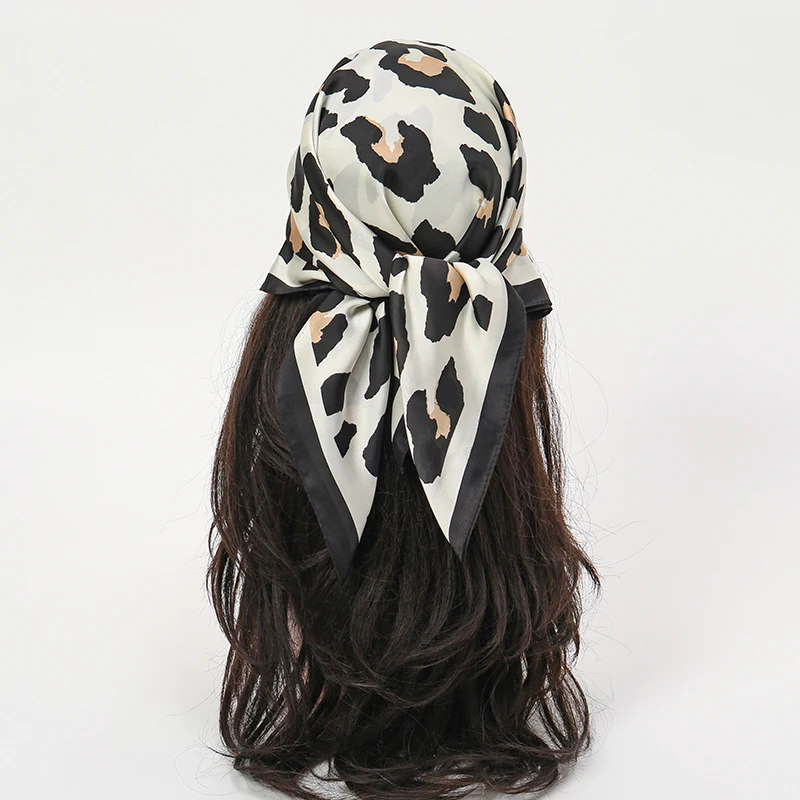 1pcs 70cm Retro Leopard Print Silk Scarf Women Imitation Silk Fashion Versatile Headwear Bag Accessories Bandana Square Scarf