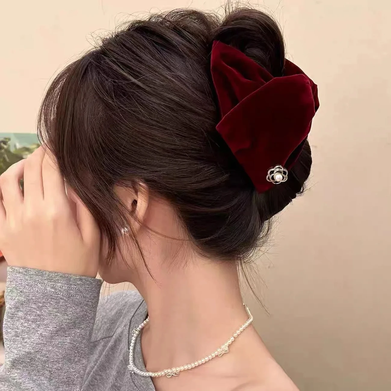 1pc Vintage Velvet Camellia Triangle Hair Clip for Women, High-End Style, Back of Head Hairpin, Updo Shark Clip Hair Accessory