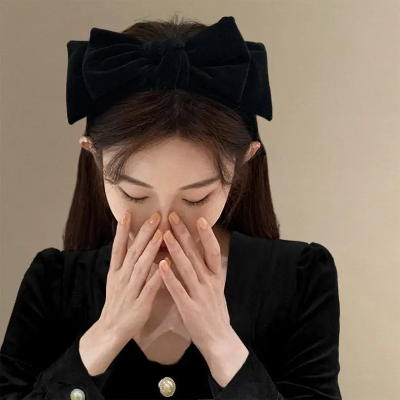 1pc Large Velvet Bow Hairband for Autumn Winter Parties or Daily Wear Stylish Princess Hair Accessory and a Great Gift for Women