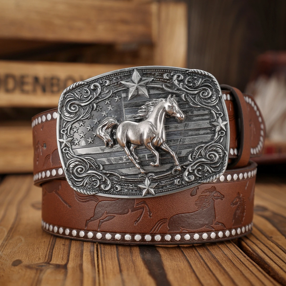 A Western-style PU Belt with Buckles Suitable for Both Men and Women, Casual and Retro, Is Perfect for Daily Outings