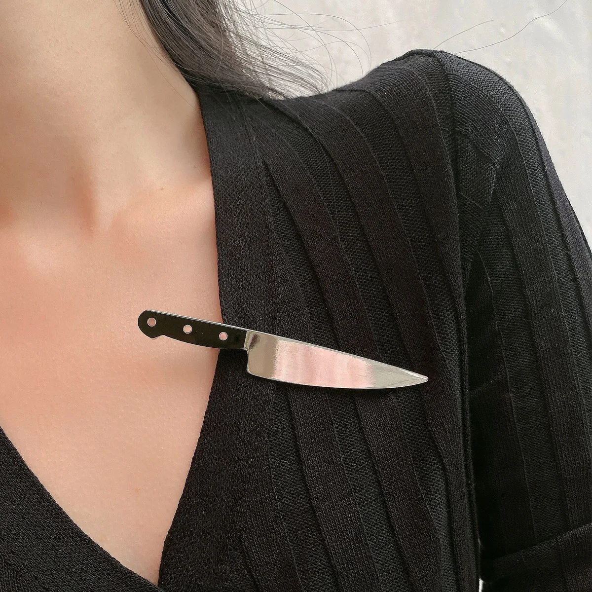 Fun creative simulation knife hairpin female side bangs broken hair duck bill clip headdress